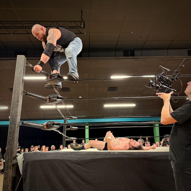 Cogar on the top ropes
