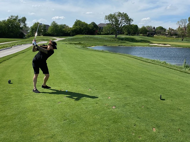 Swinging with this chain is not easy.