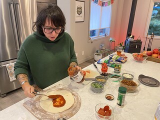 pizza - saucin that dough