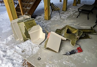 How to fit a bathtub into your garbage can