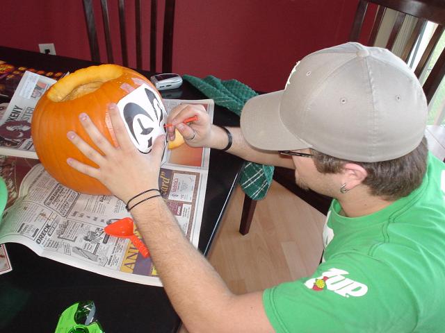 Outlining my Violent J pumpkin