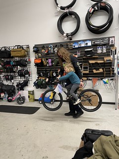 Biking - Time to fly, Esther Hawk