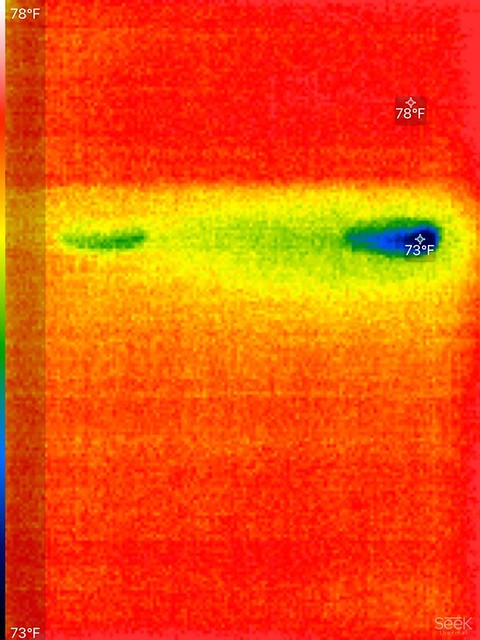 IR photo of the cool air blowin across the holes from the top