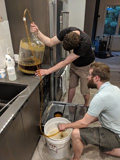 Homebrew - Transferring to the bottle bucket
