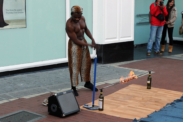 This dude can limbo pretty well