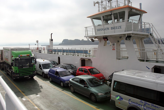 Taking the Shannon Ferry toward Doolin