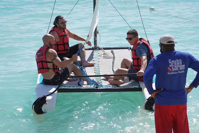 Watchin these dudes try to work this hobie cat