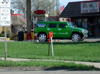 A blurry Murcielago and H2