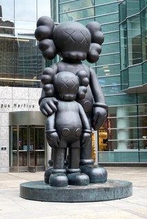 Art - Kaws Waiting