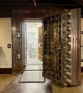 Travel - Look at this conference room