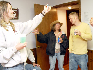 Chris Omtvedt - She'll be comin around the mountain when she comes