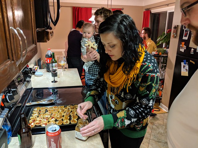 Lauri makin some snacks