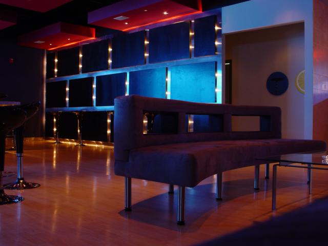 Club Aura, West Des Moines