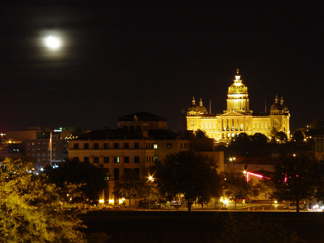 Des Moines Capitol and Moon