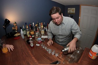 Drinks - Max pourin shots