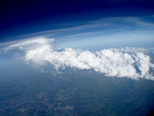 A linear storm brewing in the midwest