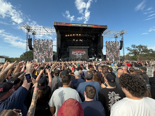 Hatebreed crowd