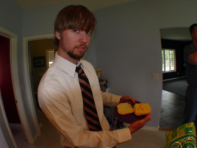 Cedric representin the krausburger with the mustard K