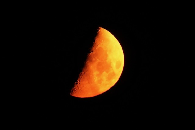 The moon was so orange