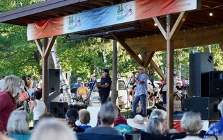 Travel - These dudes had incredible voices. They were rockin.