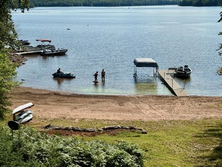 Travel - Play with lake toys