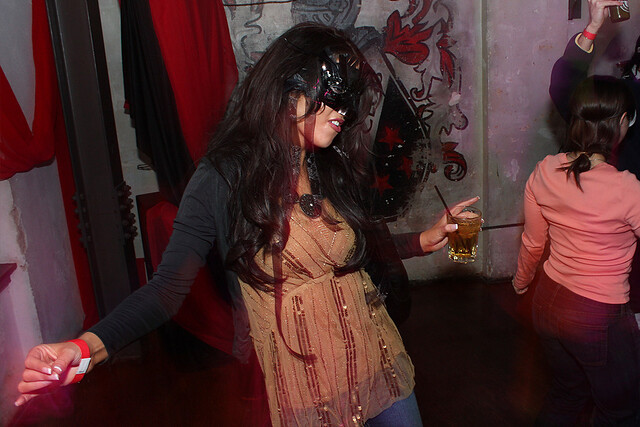 Dancing Masquerade Chick 