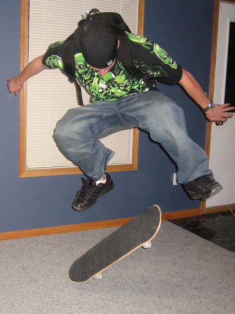 Kickflip in the basement