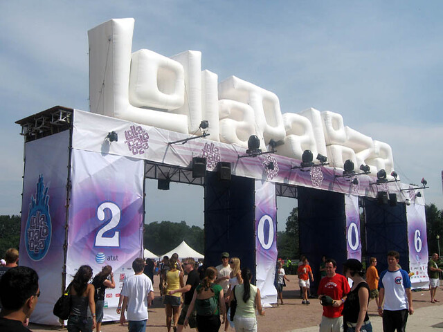 Lollapalooza Sign