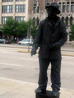 Lollapalooza - Statue Dude
