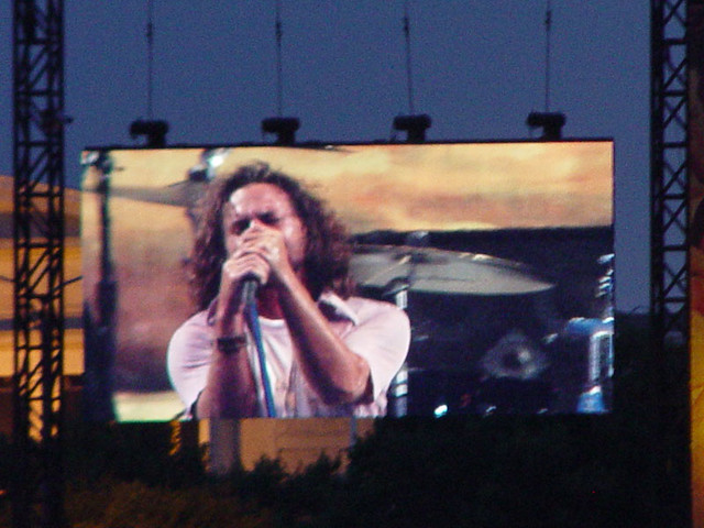 Eddie Vedder's a Tub, haha