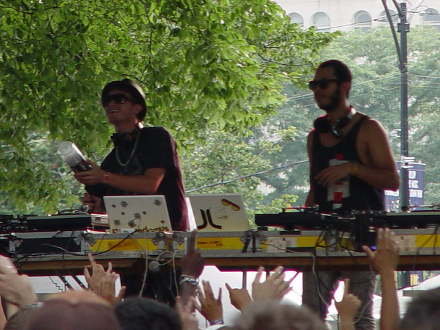 Flosstradamus with Threadless's T-Shirt Gun