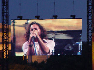 Lollapalooza - Eddie Vedder's a Tub, haha