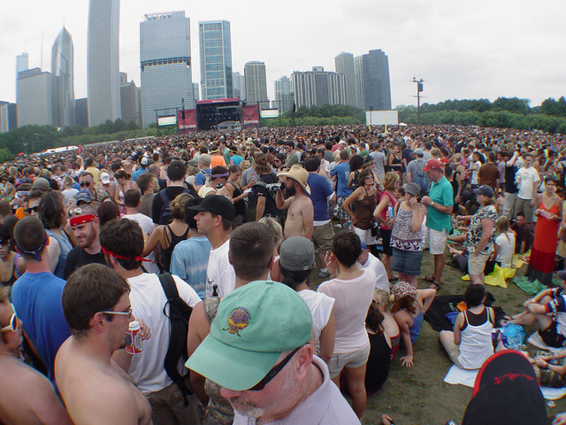 Ridiculous amounts of people by Santigold's stage