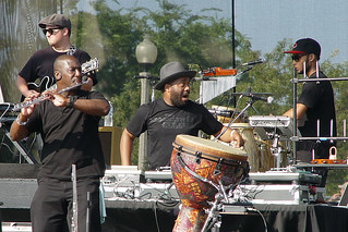 Lollapalooza - Erykah Badu's band jamming... while we wait for Erykah Badu