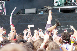 Lollapalooza - Crowd Surf Fail