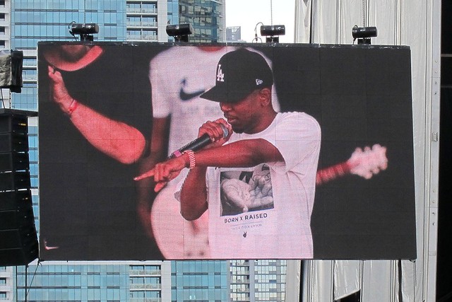 Kendrick Lamar telling security to let the wheelchair dude chill in front