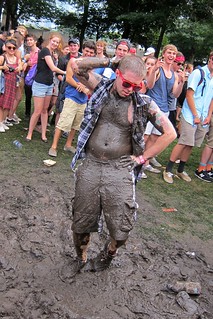 Lollapalooza - Dude dancing in the mud at Theophilus London