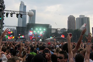 Lollapalooza - "On the count of 3, I want everyone to throw whatever they have in their hand"