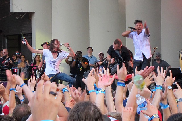 Gogol Bordello rocking it