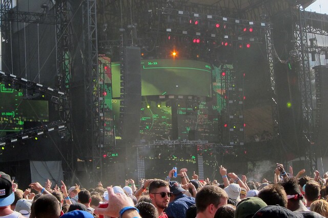 RL Grime is actually just playing a flight simulator