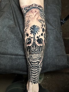 Tattoo - Whew. There’s about 3 levels of healing goin here but we just wrapped this gnarly thing up.