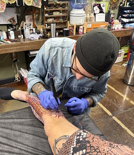 Tattoo - Freehanding the wraparound