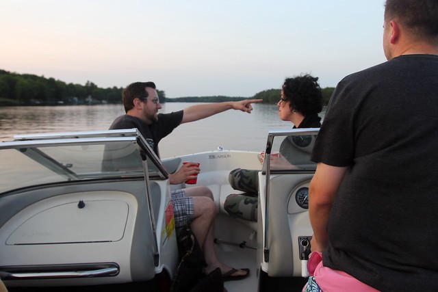 Pointin out some cool lake houses