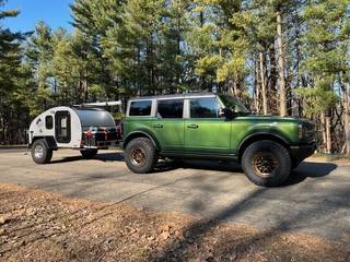 Jon and Liz arrive with the new rig