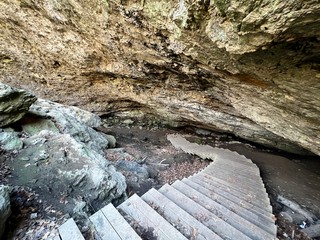 Hiking - Into the cave