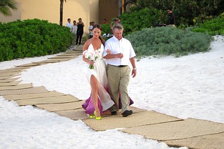 Mindy Hoskin - Mindy arrives