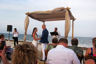 Mindy Hoskin - Beachside wedding