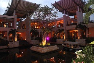 Wedding - Ryan and Mindy arrive