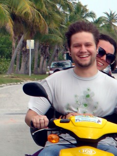 frame - Driving around the island on the scooter