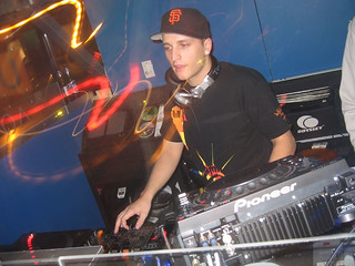 Dustin Iverson - Diverse at Aqua